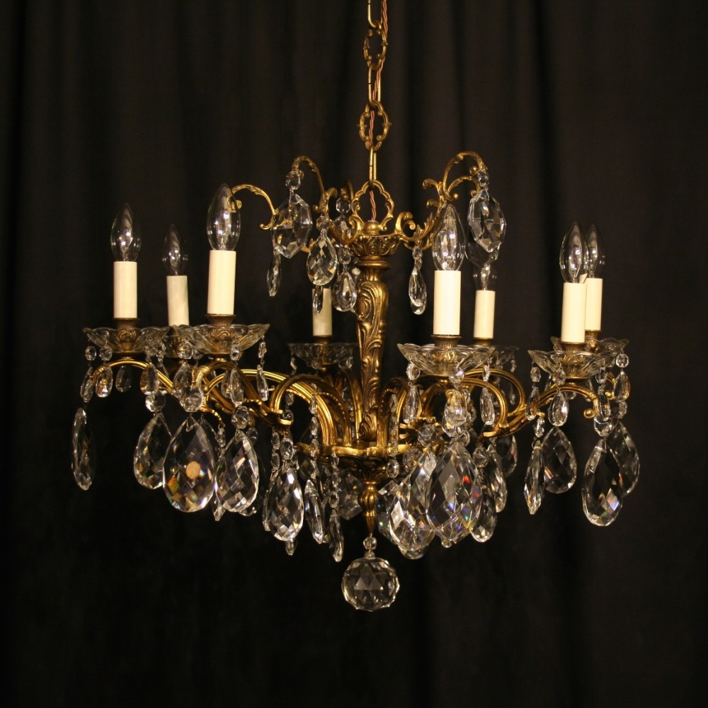 An Italian Crystal & Gilded 8 Light Antique Chandelier