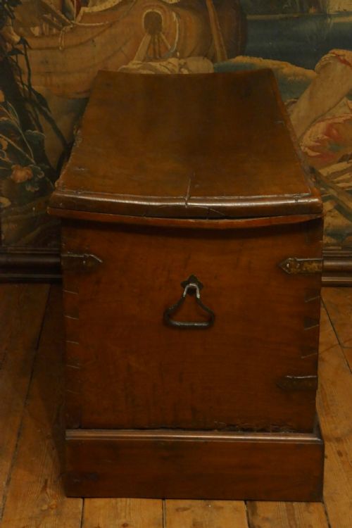 A 16TH CENTURY CARVED COFFER - ADDITIONAL PHOTO 15