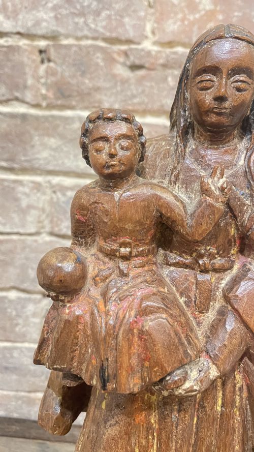 16TH CENTURY CARVED OAK MADONNA AND CHILD - ADDITIONAL PHOTO 3