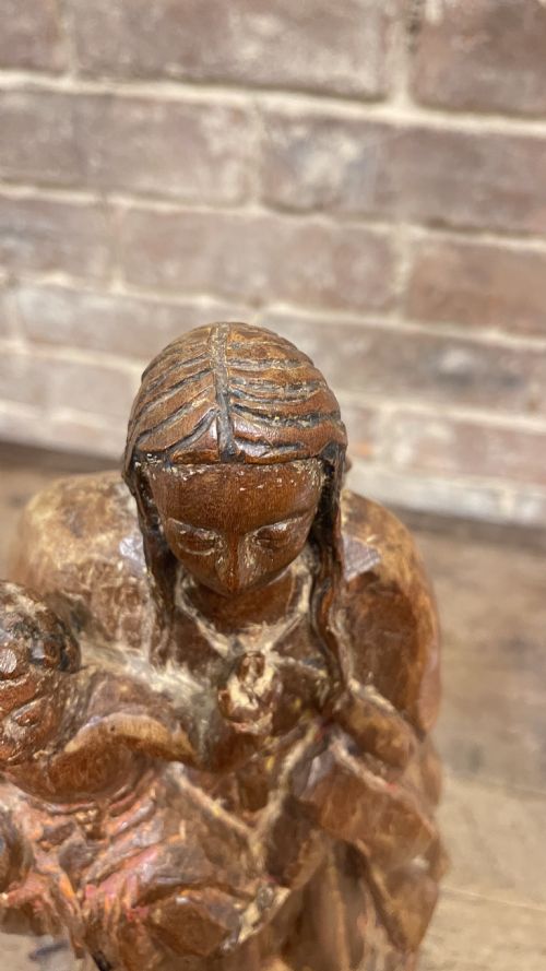 16TH CENTURY CARVED OAK MADONNA AND CHILD - ADDITIONAL PHOTO 25