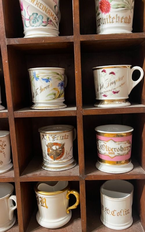 LARGE BARBERSHOP COLLECTION OF 36 AMERICAN SHAVING MUGS AND MAHOGANY STAND - ADDITIONAL PHOTO 12