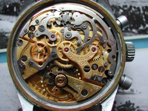 JUNGHANS TYPE 88 MILITARY ISSUE PILOTS CHRONOGRAPH CIRCA 1958 - ADDITIONAL PHOTO 9