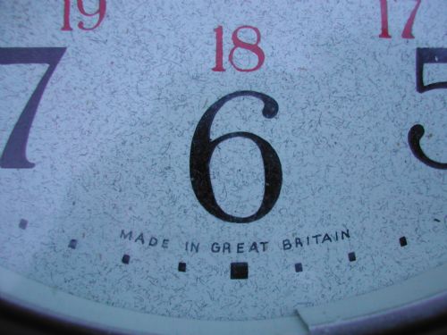RAF BAKELITE WALL CLOCK AND MOUNTING PLATE FROM WW2 - ADDITIONAL PHOTO 4