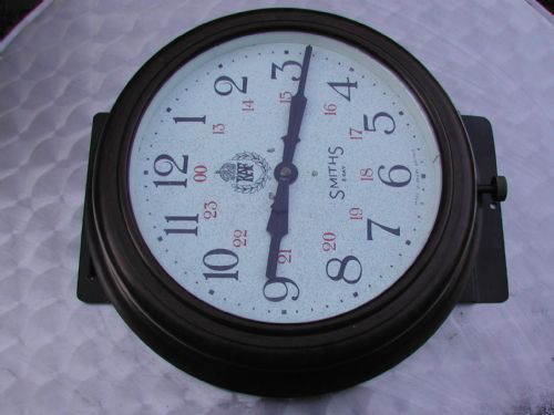 RAF BAKELITE WALL CLOCK AND MOUNTING PLATE FROM WW2 - ADDITIONAL PHOTO 10