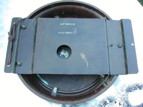 RAF BAKELITE WALL CLOCK AND MOUNTING PLATE FROM WW2 - ADDITIONAL PHOTO 11