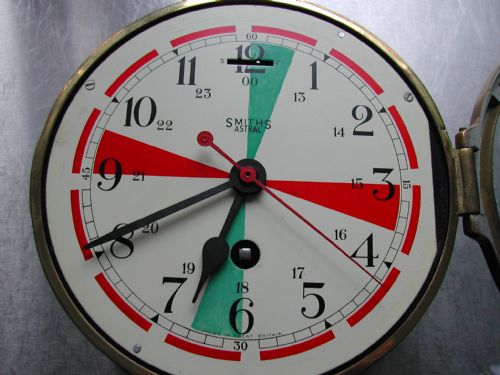 SMITHS RED GREEN SEGMENT RADIO ROOM CLOCK - ADDITIONAL PHOTO 2
