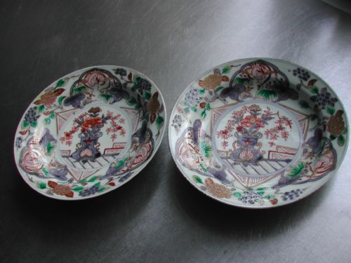 japanese 18th century pair of imari dishes circa 1770 - CATEGORY: ANTIQUE CERAMICS - DATED 1750