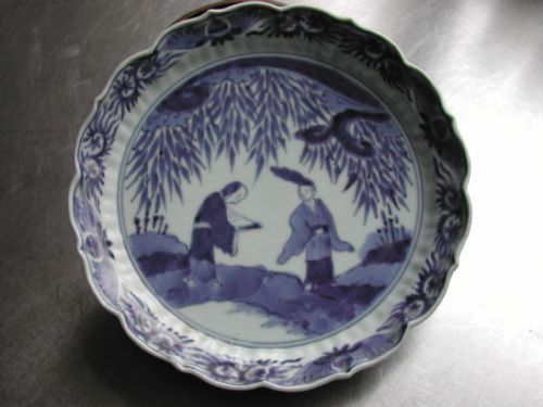 japanese 17th century underglaze blue and white lobed dish circa 1660 - CATEGORY: ANTIQUE CERAMICS - DATED BEFORE 1700