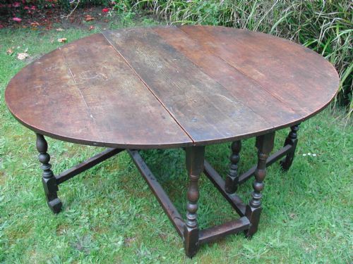 early 18th century oak gateleg tablea bargin basement item to clear - CATEGORY: ANTIQUE TABLES - DATED 18TH CENTURY
