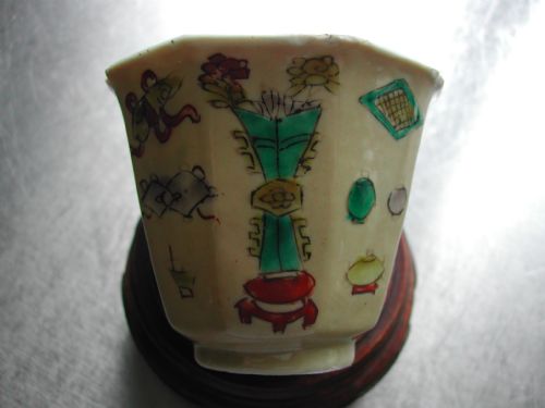 kangxi period famille verte cafe'au lait hexagonal wine cup circa 1700 - CATEGORY: ANTIQUE CUPS - DATED 1700