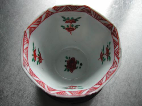 KANGXI PERIOD FAMILLE VERTE CAFE'AU LAIT HEXAGONAL WINE CUP CIRCA 1700 - ADDITIONAL PHOTO 3
