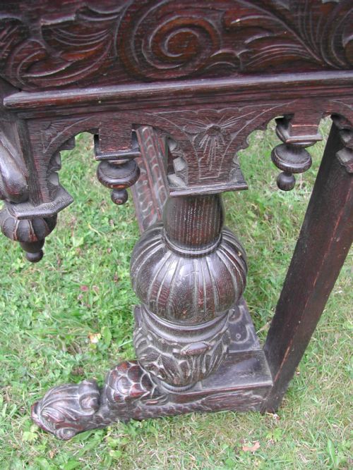 OAK GOTHIC REVIVAL HALL TABLE LATE 19TH CENTURY - ADDITIONAL PHOTO 4