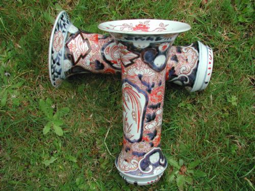JAPANESE IMARI PAIR OF TRUMPET SHAPED VASES EARLY 18TH CENTURY - ADDITIONAL PHOTO 10