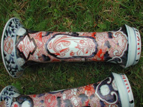 JAPANESE IMARI PAIR OF TRUMPET SHAPED VASES EARLY 18TH CENTURY - ADDITIONAL PHOTO 11