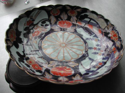 JAPANESE IMARI SHALLOW DISH 18TH CENTURY - ADDITIONAL PHOTO 1