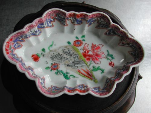 chinese famille rose spoon tray dating circa 1740 - CATEGORY: ANTIQUE CERAMICS - DATED 1750
