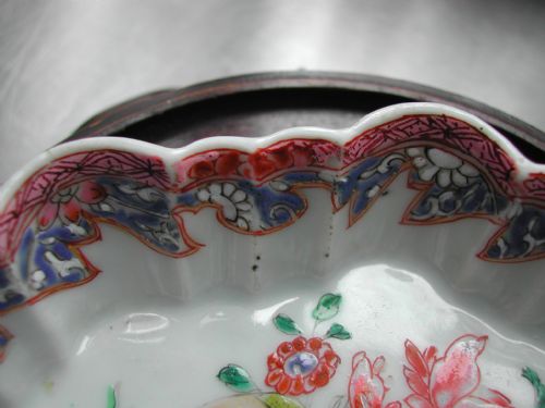 CHINESE FAMILLE ROSE SPOON TRAY DATING CIRCA 1740 - ADDITIONAL PHOTO 2