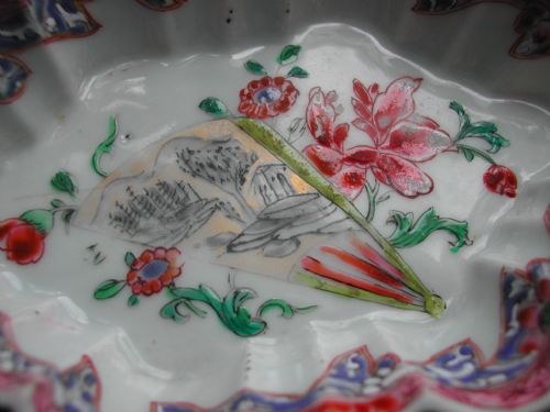 CHINESE FAMILLE ROSE SPOON TRAY DATING CIRCA 1740 - ADDITIONAL PHOTO 3