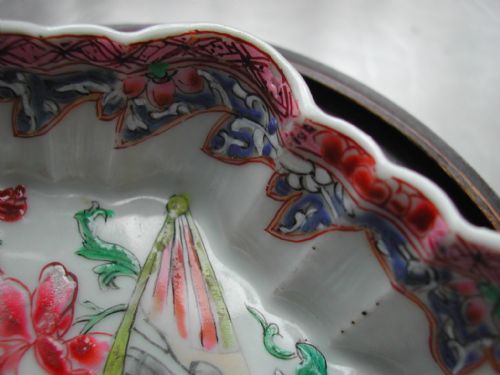 CHINESE FAMILLE ROSE SPOON TRAY DATING CIRCA 1740 - ADDITIONAL PHOTO 4