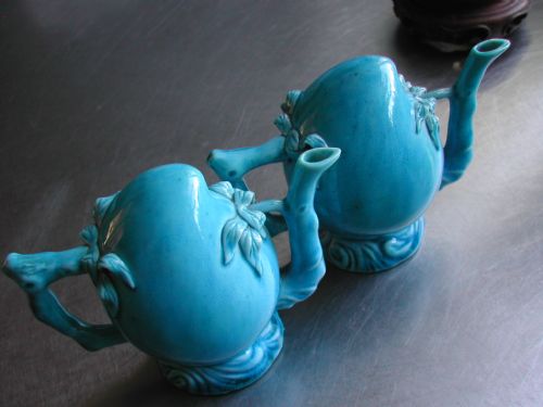 RARE PAIR OF CHINESE TURQUOISE GLAZED CADOGAN WINE EWERS DATED TO THE LATE 18TH EARLY 19TH CENTURY - ADDITIONAL PHOTO 10