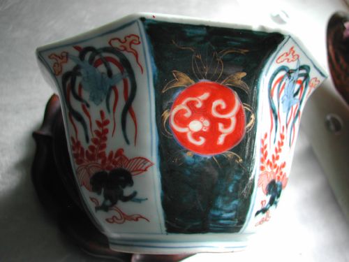 JAPANESE IMARI OCTAGONAL BOWL LATE 17TH EARLY 18TH CENTURY - ADDITIONAL PHOTO 1
