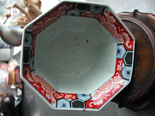 JAPANESE IMARI OCTAGONAL BOWL LATE 17TH EARLY 18TH CENTURY - ADDITIONAL PHOTO 2