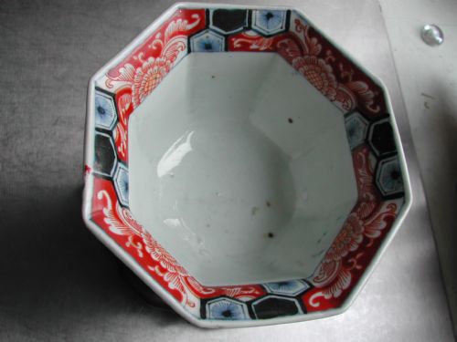 JAPANESE IMARI OCTAGONAL BOWL LATE 17TH EARLY 18TH CENTURY - ADDITIONAL PHOTO 4