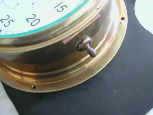 ELLIOTT BRITISH ROYAL NAVAL ISSUE WARSHIP OR AIRCRAFT CARRIER DECK CLOCK POST 1950 - ADDITIONAL PHOTO 2