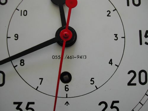 ELLIOTT BRITISH ROYAL NAVAL ISSUE WARSHIP OR AIRCRAFT CARRIER DECK CLOCK POST 1950 - ADDITIONAL PHOTO 4