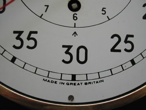 ELLIOTT BRITISH ROYAL NAVAL ISSUE WARSHIP OR AIRCRAFT CARRIER DECK CLOCK POST 1950 - ADDITIONAL PHOTO 5