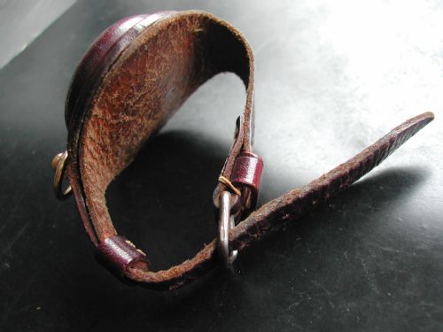 VERY RARE WW1 CENTRE SECONDS SMALL FOB WATCH AND ITS ORIGINAL WW1 LEATHER STRAP CIRCA 1917 - ADDITIONAL PHOTO 1