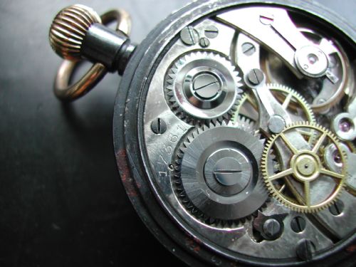 VERY RARE WW1 CENTRE SECONDS SMALL FOB WATCH AND ITS ORIGINAL WW1 LEATHER STRAP CIRCA 1917 - ADDITIONAL PHOTO 11