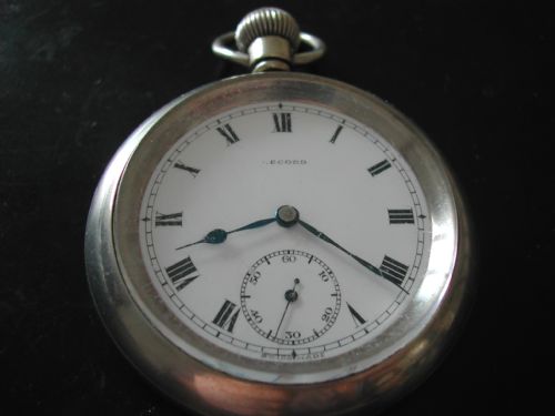 london north eastern railway lnerissue pocket watch no 1372 pre 1948 - CATEGORY: ANTIQUE CLOCKS - DATED 1940