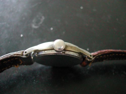 FOR SALE IS THIS QUITE RARE WW2 TIMOR WATERPROOF 17 JEWEL PILOTS OR NAVIGATORS WATCH CIRCA 1943 - ADDITIONAL PHOTO 2