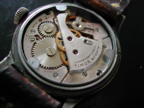 FOR SALE IS THIS QUITE RARE WW2 TIMOR WATERPROOF 17 JEWEL PILOTS OR NAVIGATORS WATCH CIRCA 1943 - ADDITIONAL PHOTO 7