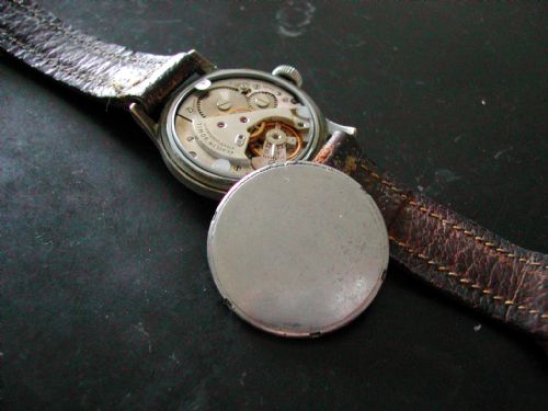 FOR SALE IS THIS QUITE RARE WW2 TIMOR WATERPROOF 17 JEWEL PILOTS OR NAVIGATORS WATCH CIRCA 1943 - ADDITIONAL PHOTO 10