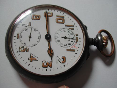 WW1 GUN METAL POCKET ALARM WATCH AS USED BY OFFICERS MADE BY ZENITH CIRCA 1914 - ADDITIONAL PHOTO 1
