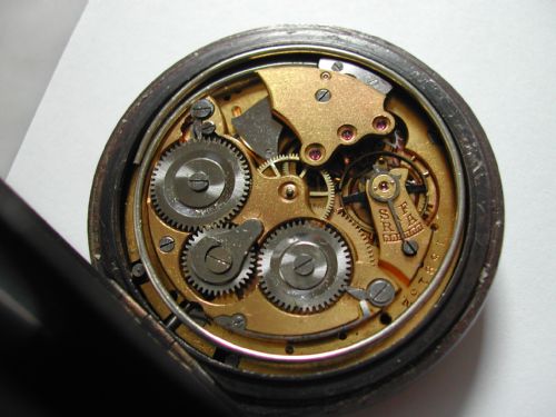 WW1 GUN METAL POCKET ALARM WATCH AS USED BY OFFICERS MADE BY ZENITH CIRCA 1914 - ADDITIONAL PHOTO 9
