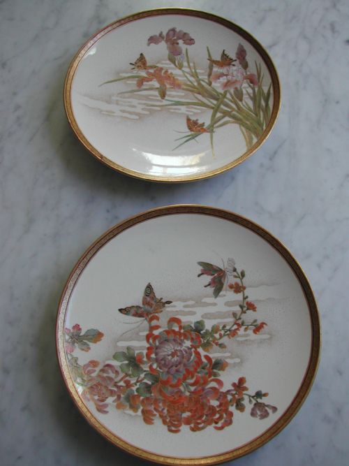 PAIR OF SATSUMA BEST QUALITY SHALLOW DISHES BY THE YASUDA COMPANY TOKYO SIGNED KIZAN MEIJI PERIOD - ADDITIONAL PHOTO 1