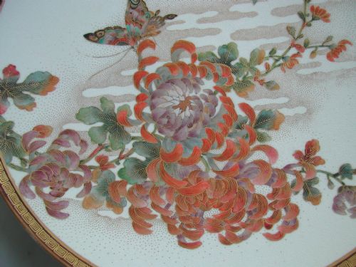PAIR OF SATSUMA BEST QUALITY SHALLOW DISHES BY THE YASUDA COMPANY TOKYO SIGNED KIZAN MEIJI PERIOD - ADDITIONAL PHOTO 3