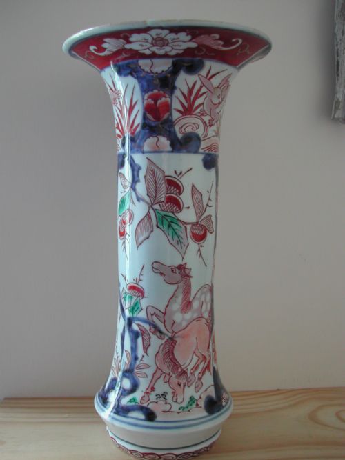 rare early japanese imari trumpet vase decorated with horse and hare dating to first quarter 18th century - CATEGORY: ANTIQUE VASES - DATED 18TH CENTURY