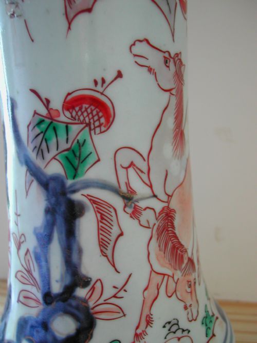 RARE EARLY JAPANESE IMARI TRUMPET VASE DECORATED WITH HORSE AND HARE DATING TO FIRST QUARTER 18TH CENTURY - ADDITIONAL PHOTO 3