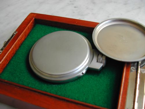 WW2 HAMILTON ADMIRALTY ISSUE CHRONOMETER GRADE HS2 DECK WATCH AND INNER AND OUTER BOX SET DATING TO 1942 - ADDITIONAL PHOTO 8
