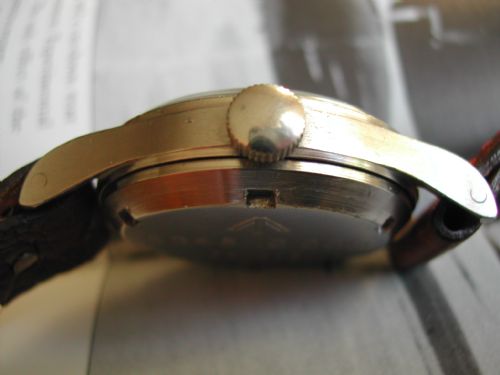 OMEGA 1953 RAF ISSUE PILOTS WATCH KNOW AS THE FAT ARROW VERSION AND ONLY ISSUED IN THE YEAR 1953 - ADDITIONAL PHOTO 4