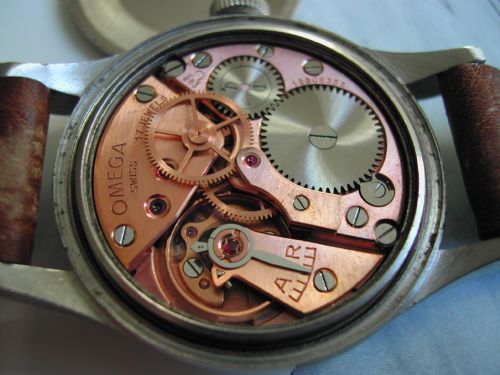 OMEGA 1953 RAF ISSUE PILOTS WATCH KNOW AS THE FAT ARROW VERSION AND ONLY ISSUED IN THE YEAR 1953 - ADDITIONAL PHOTO 9