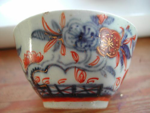 ENGLISH IMARI TEA BOWL DATING TO THE SECOND HALF 18TH CENTURY - ADDITIONAL PHOTO 1