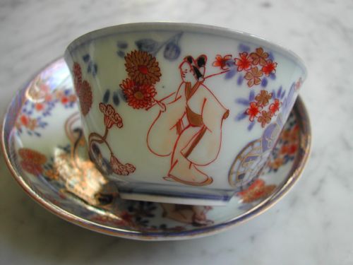 JAPANESE IMARI PAIR OF TEABOWLS AND SAUCERS EARLY 18TH CENTURY - ADDITIONAL PHOTO 5