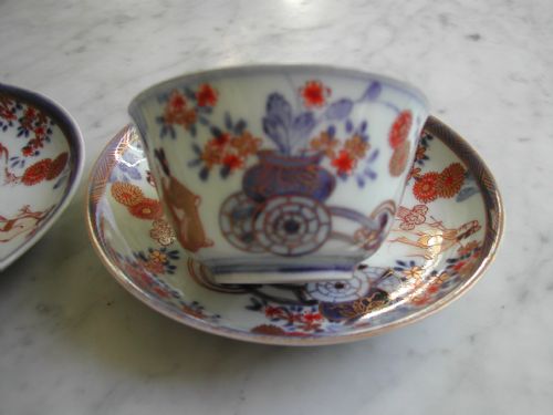 JAPANESE IMARI PAIR OF TEABOWLS AND SAUCERS EARLY 18TH CENTURY - ADDITIONAL PHOTO 6