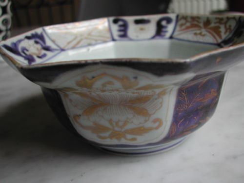 JAPANESE ARITA OCTAGONAL UNDER GLAZE BLUE AND GILT BOWL EARLY 18TH CENTURY - ADDITIONAL PHOTO 7