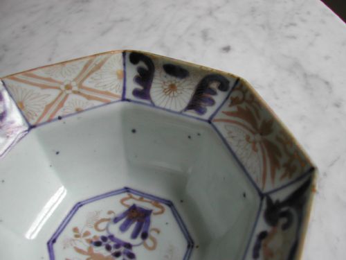 JAPANESE ARITA OCTAGONAL UNDER GLAZE BLUE AND GILT BOWL EARLY 18TH CENTURY - ADDITIONAL PHOTO 10